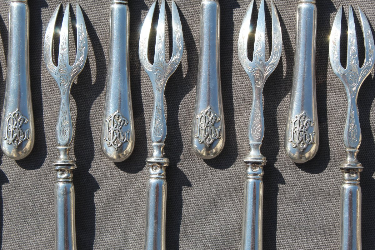 12 Silver Cake Spoons With Minerva Hallmark And Rocaille Decor-photo-3