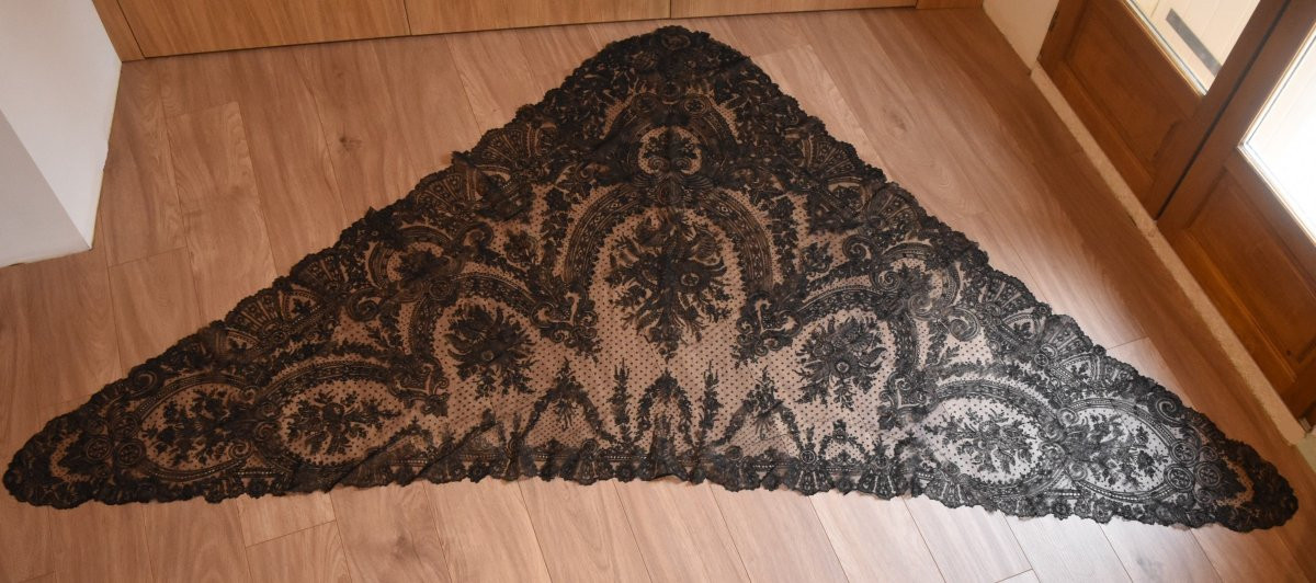 Large Shawl In Black Chantilly Lace Napoleon III 19th Century-photo-4