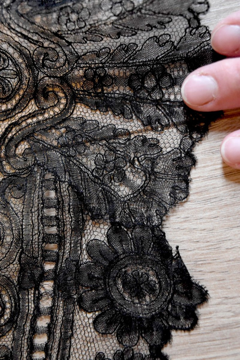 Large Shawl In Black Chantilly Lace Napoleon III 19th Century-photo-3