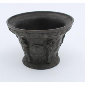 Bronze Mortar From Puy-en-velay, France, Early 17th Century, Decorated With Medallions