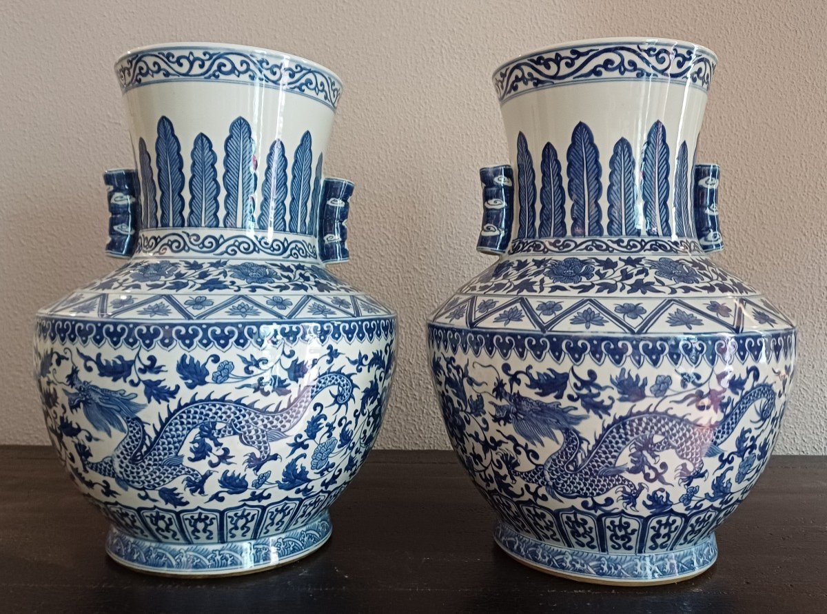 Paire De Grands Vases En Porcelaine Bleu-blanc, Chine, XXe Siècle.