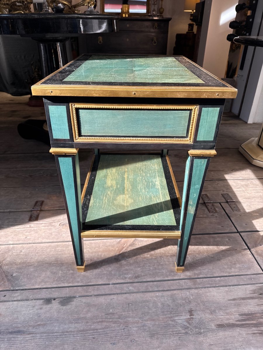 Small End Table-photo-3