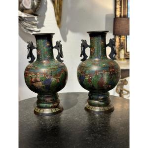 Paire De Vases En Bronze Et émaux Cloisonnés Chine
