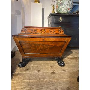 Mahogany Wood Chest, 19th Century