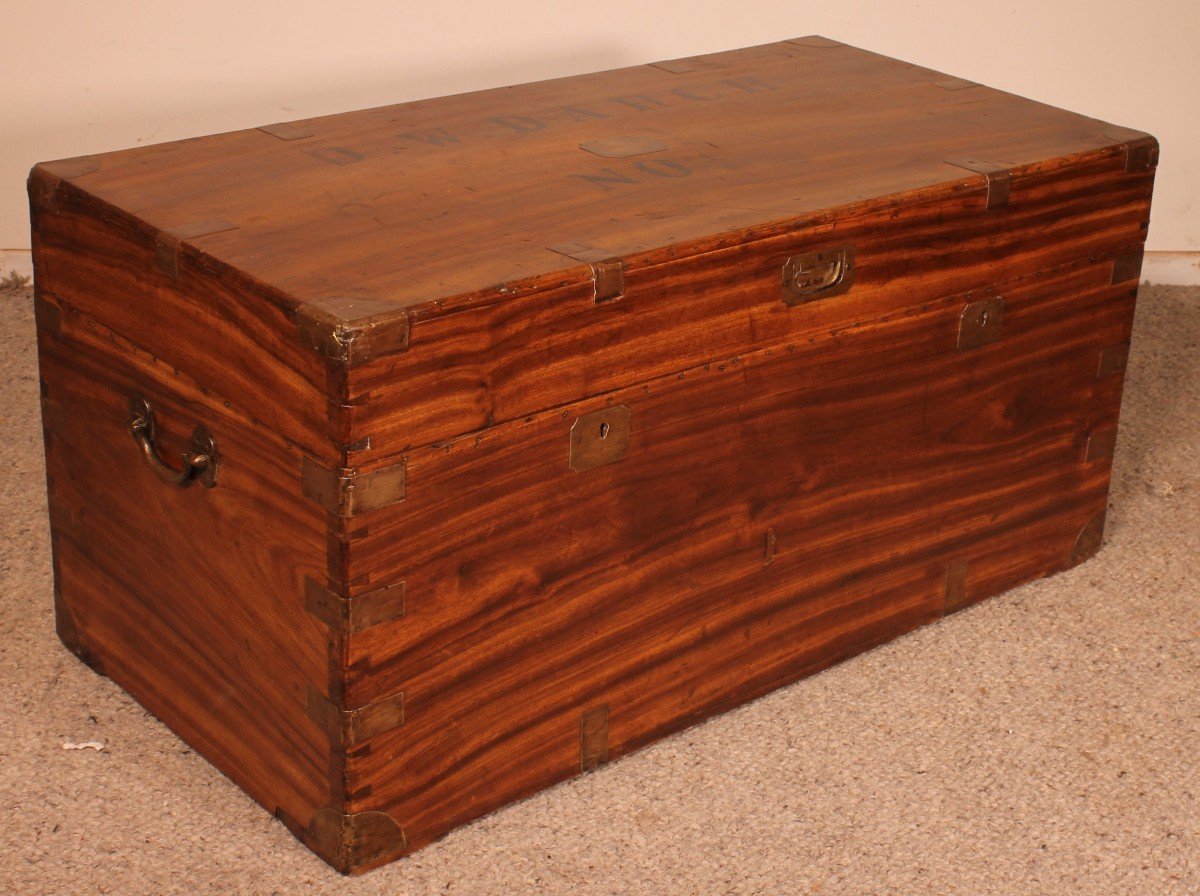Large Campaign Chest Of  Captain 0.w Darch N ° 1 In Camphor Wood From The 19th Century-photo-5