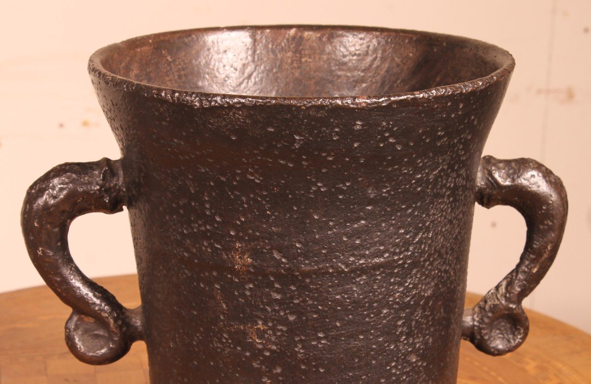 16th Century Cast Iron Mortar-photo-2