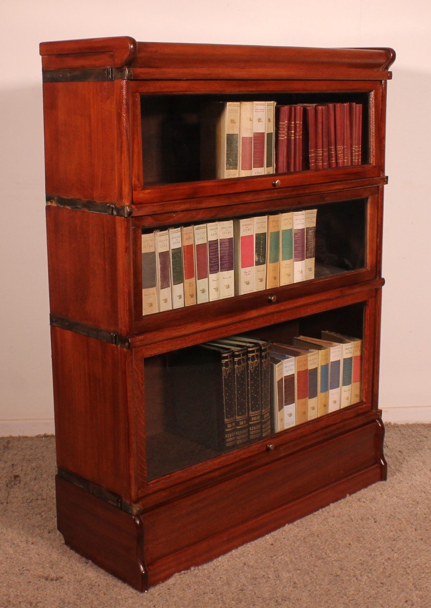 Globe Wernicke  Bookcase In Mahogany Of 3 Elements