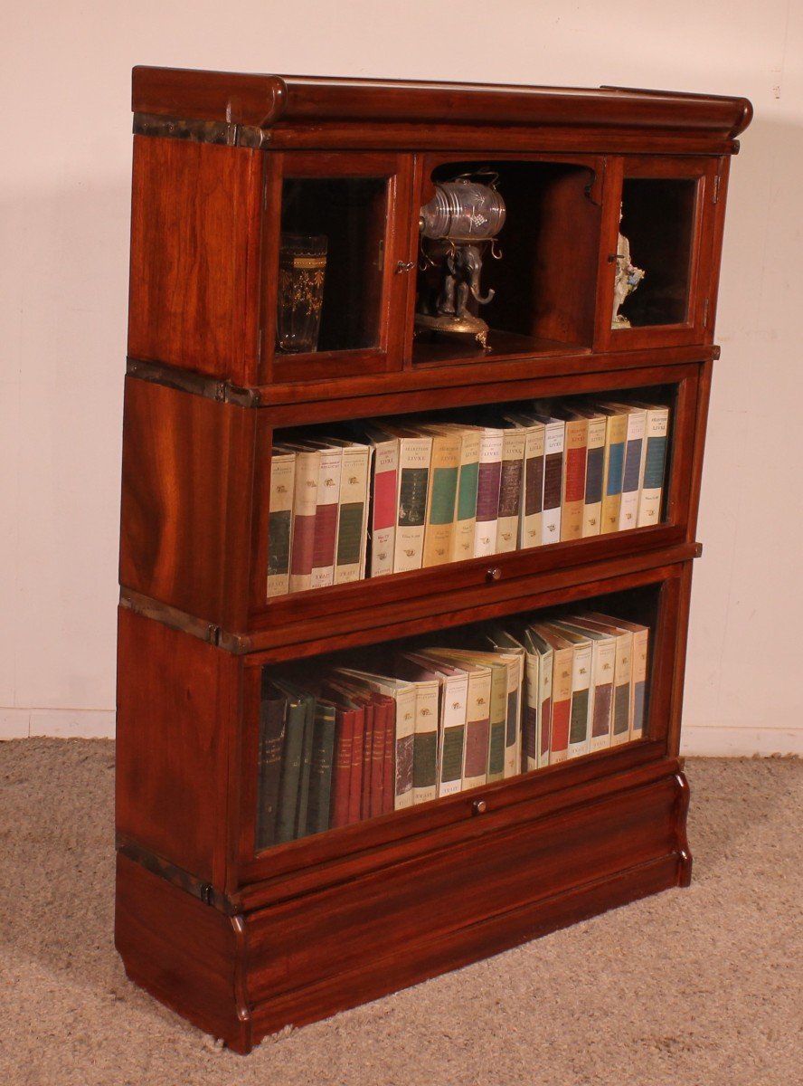 Globe Wernicke Bookcase In Mahogany Of 3 Elements With Small Cabinet