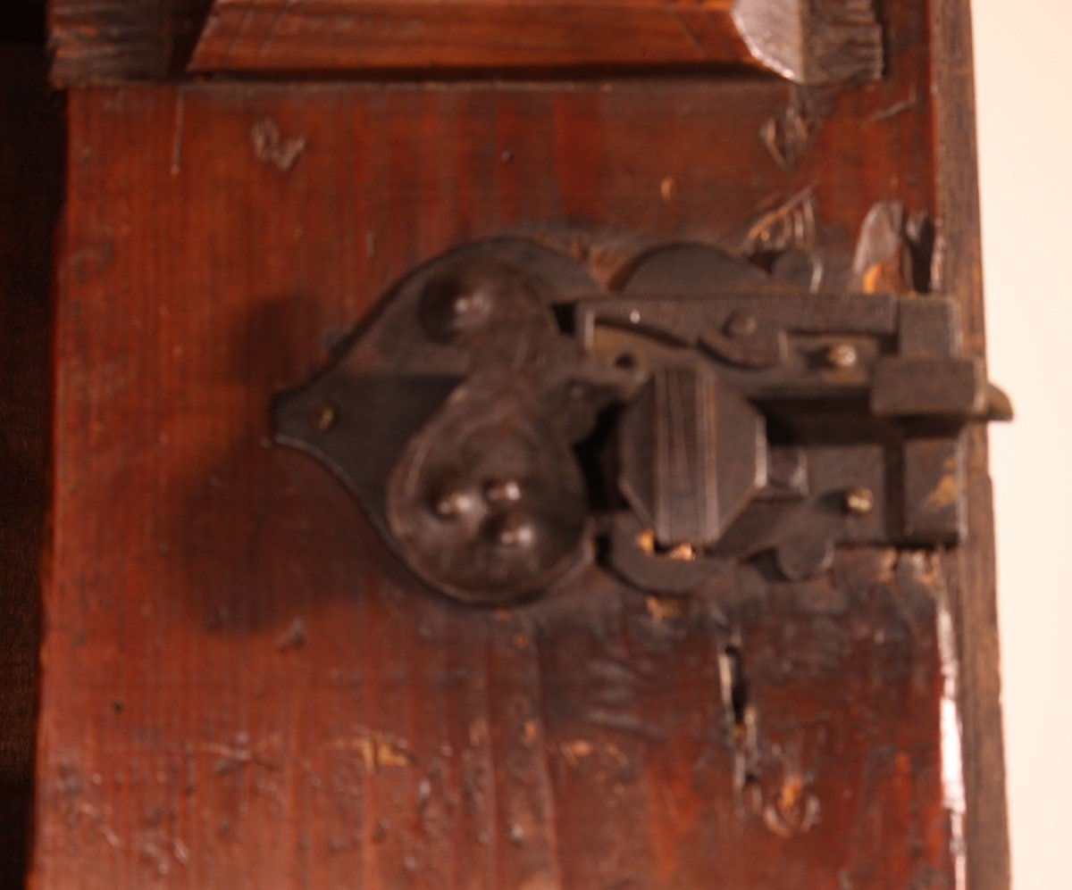 Small Swiss Dresser Cabinet Dated 1564-photo-1