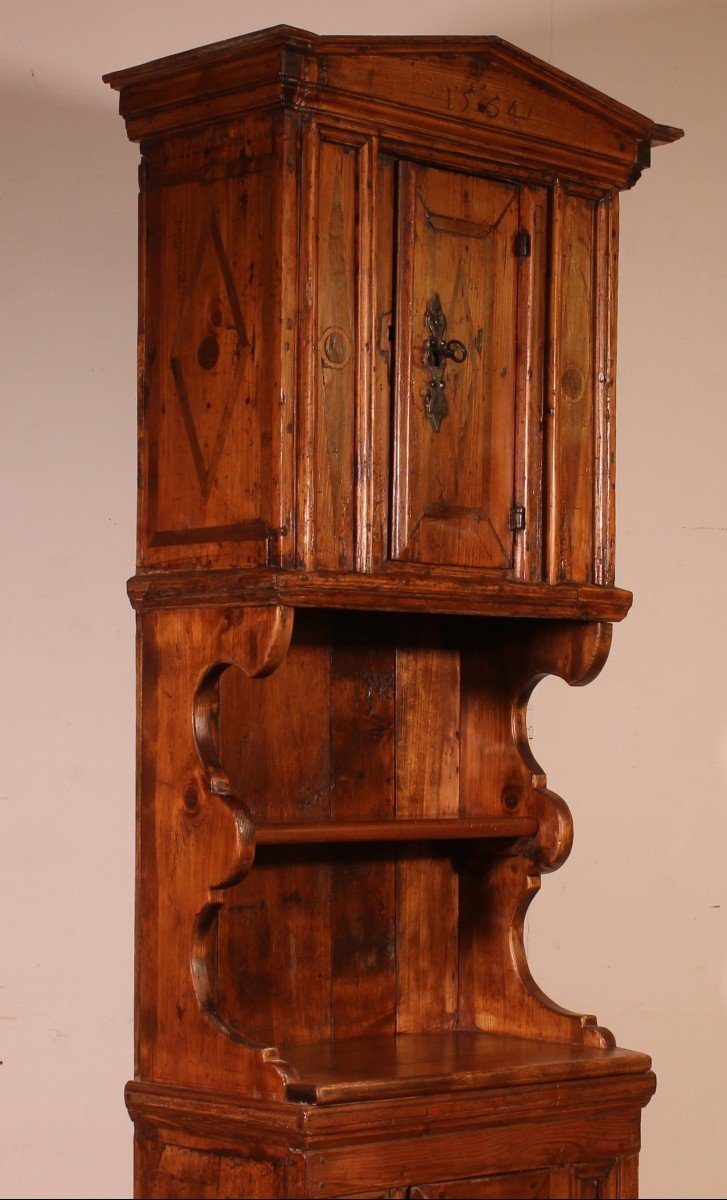 Small Swiss Dresser Cabinet Dated 1564-photo-2