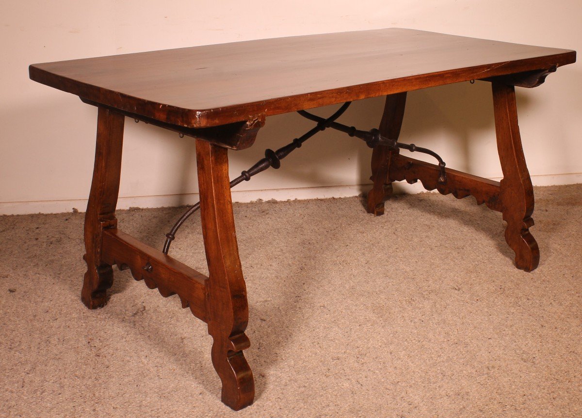 17th Century Spanish Walnut Table-photo-2