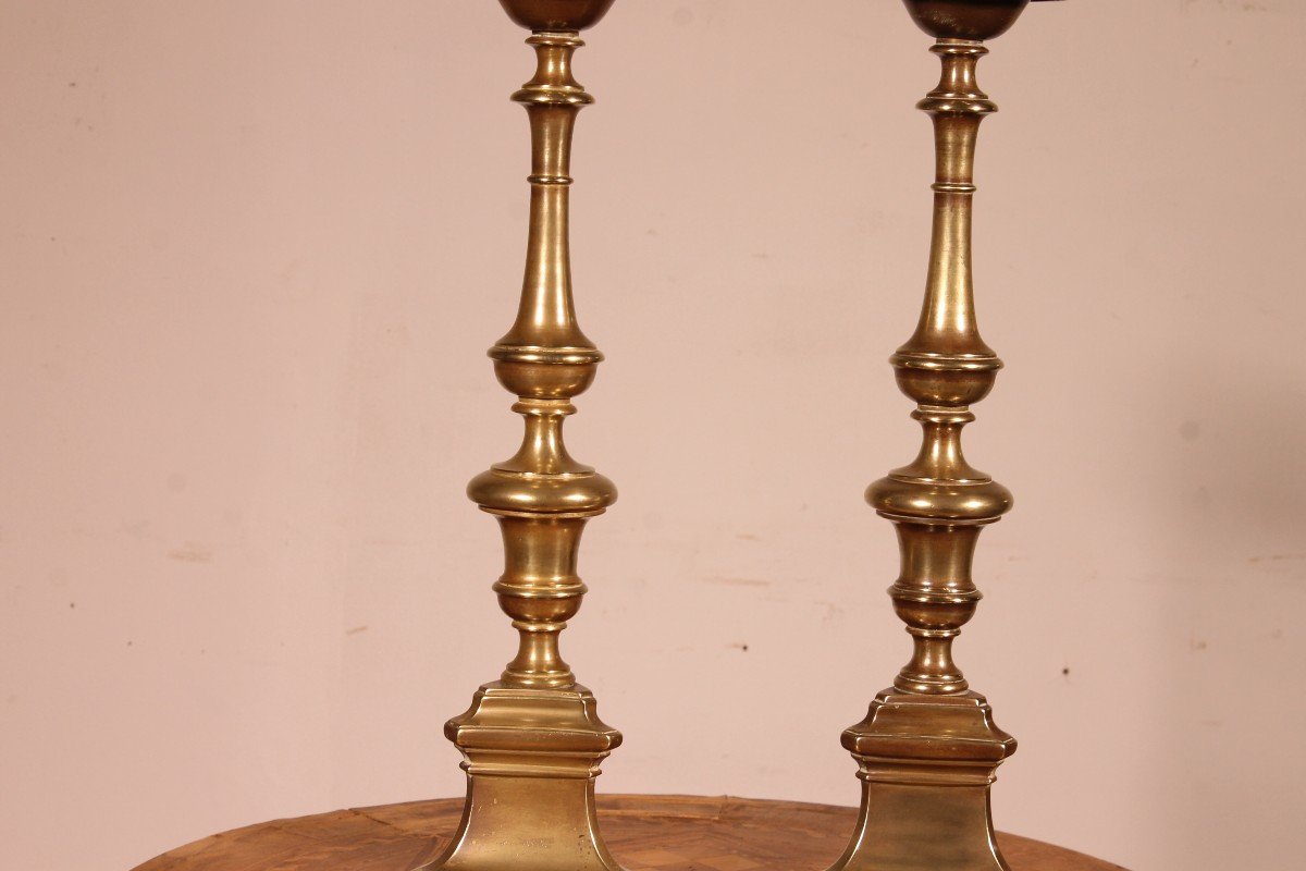 Pair Of Late 17th Century Italian Bronze Candlesticks-photo-3