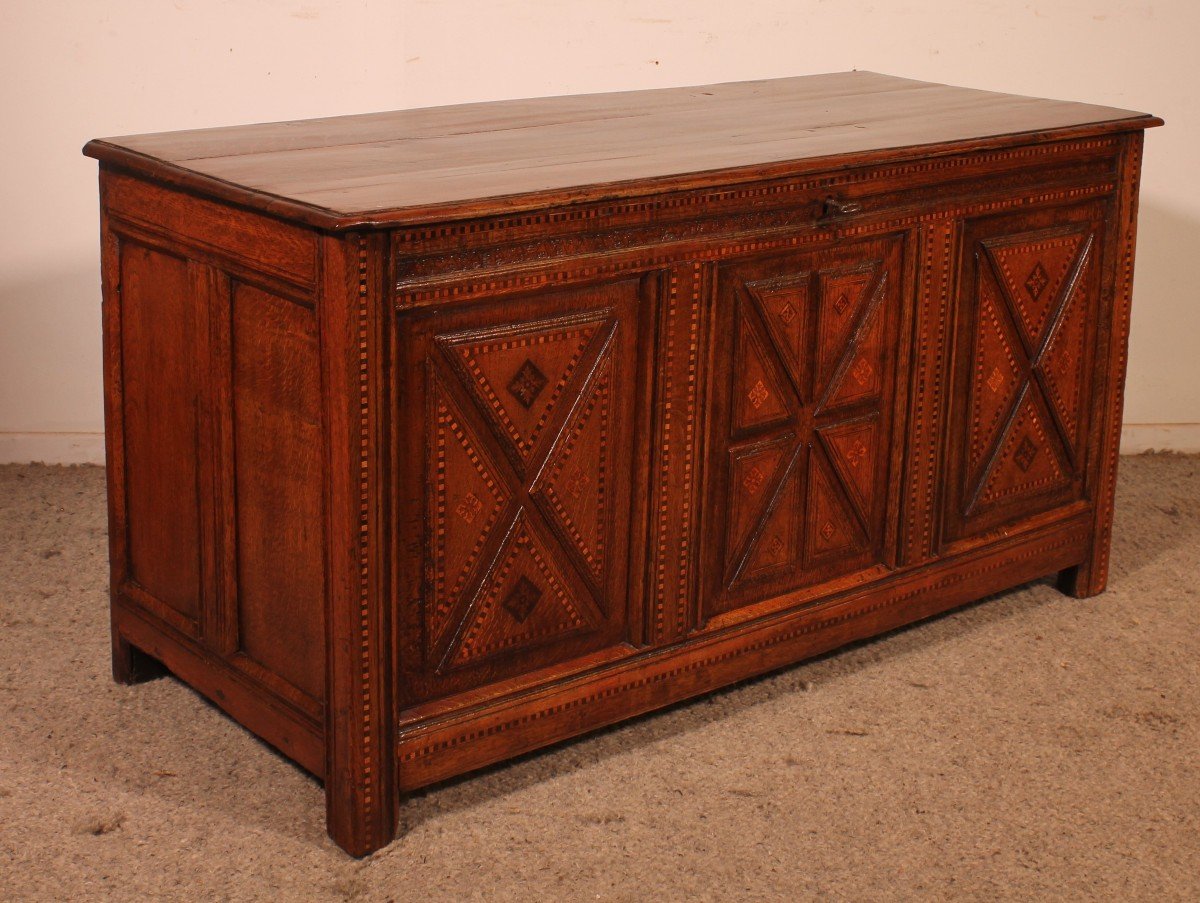 Oak Panneled  Chest With Inlays - 17th Century-photo-4