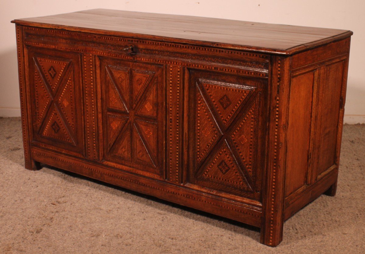 Oak Panneled  Chest With Inlays - 17th Century-photo-5