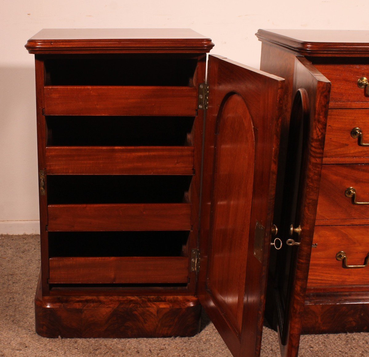 Pair Of Burl Walnut Bedside Tables - 19th Century-photo-5