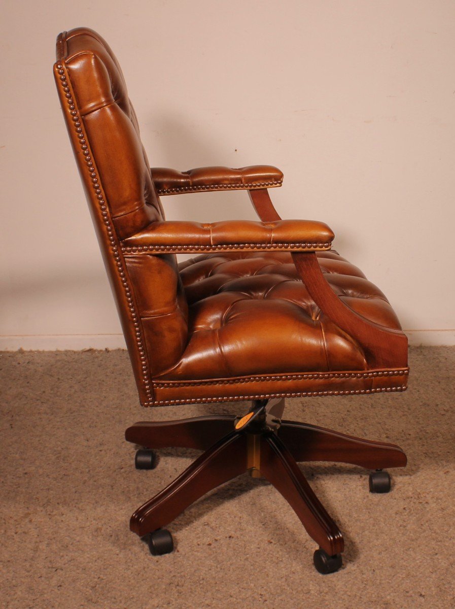 Chesterfield Office Chair In Leather And Mahogany-photo-2