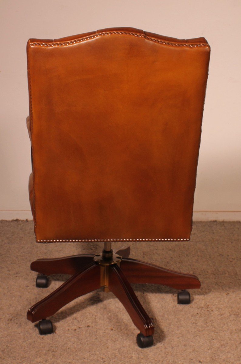 Chesterfield Office Chair In Leather And Mahogany-photo-4