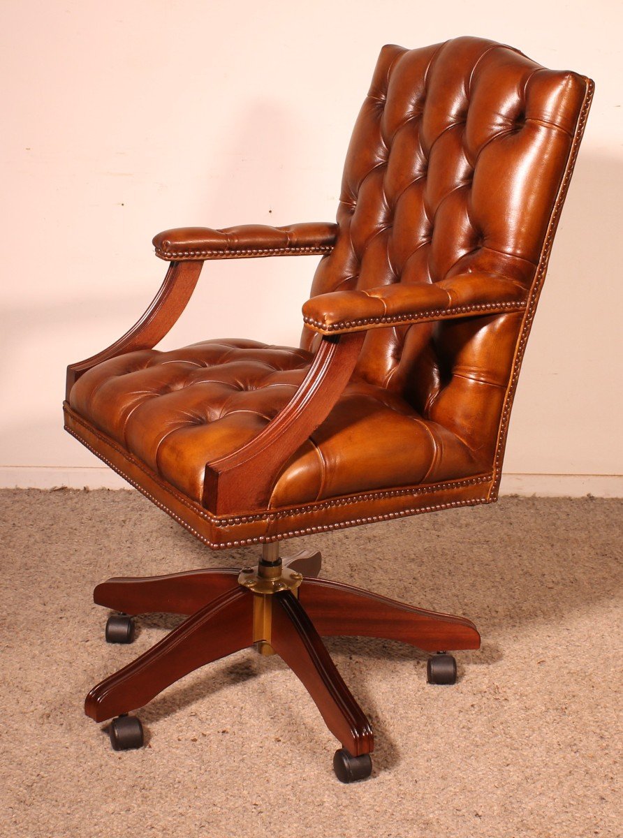 Chesterfield Office Chair In Leather And Mahogany-photo-6