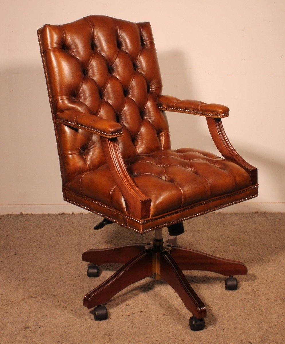 Chesterfield Office Chair In Leather And Mahogany