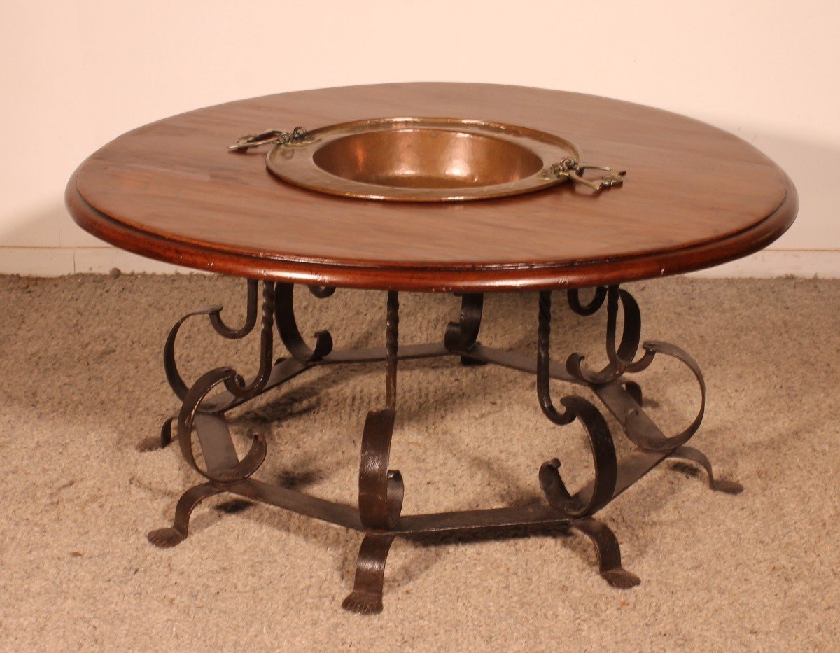 Round Coffee Table With A 18 Century Brazier In It's Center-photo-2