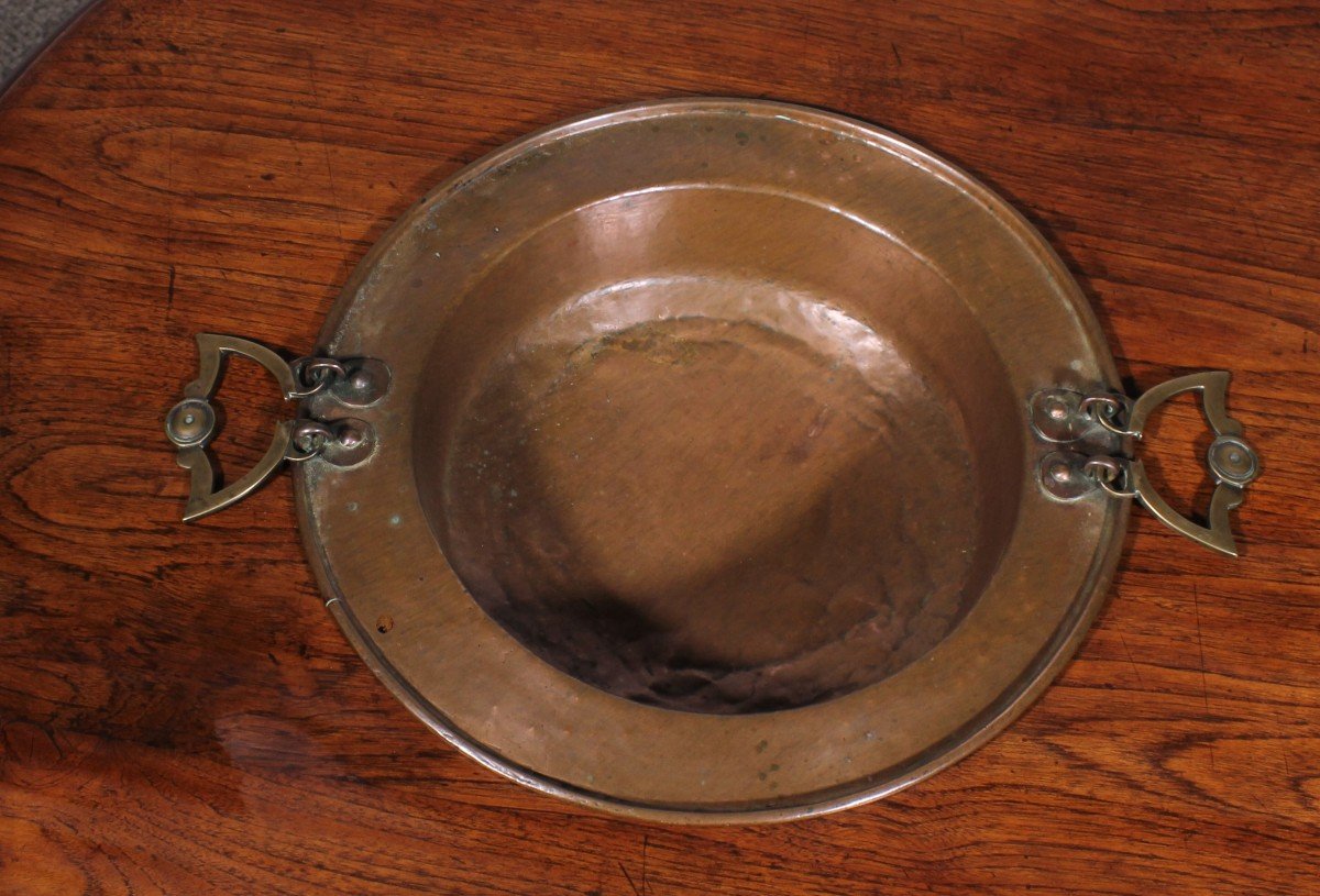 Round Coffee Table With A 18 Century Brazier In It's Center-photo-1