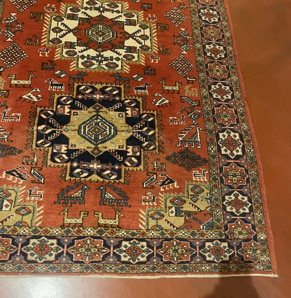 Persian Rug With Red Decor-photo-3