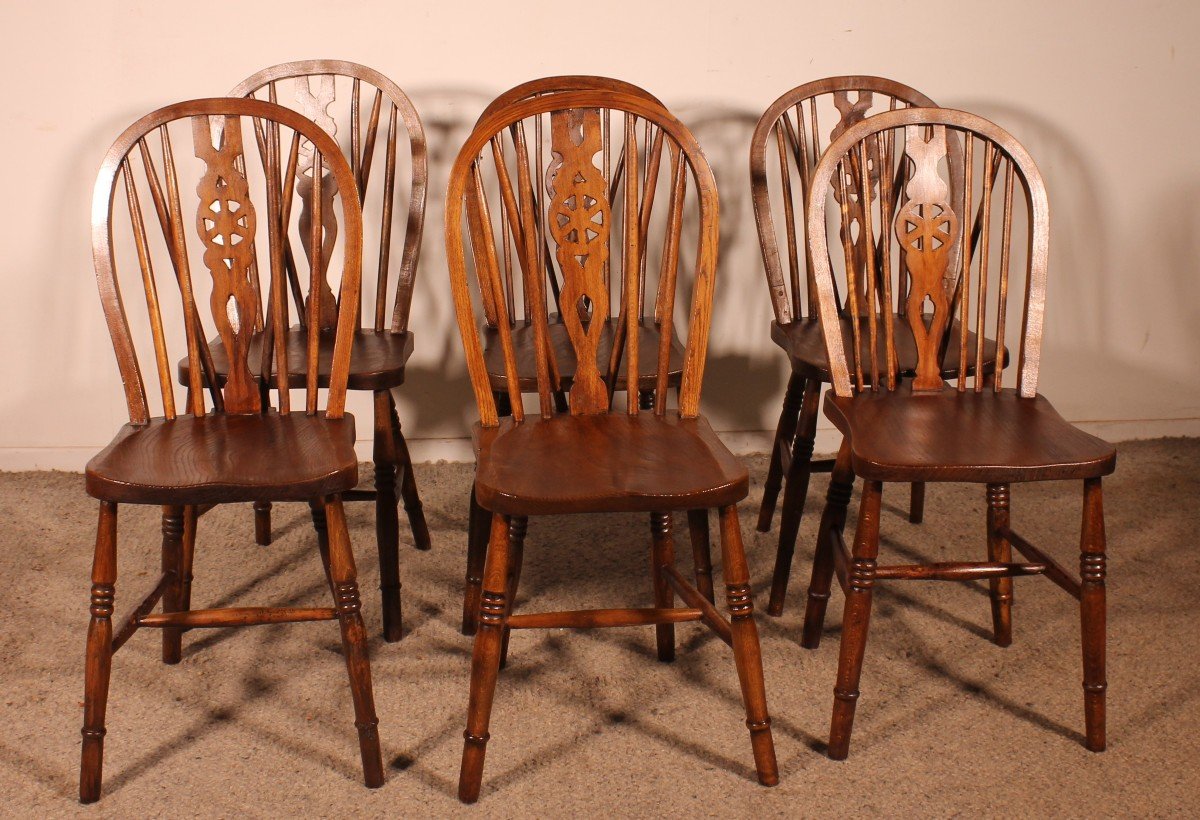 Set Of 6 19th Century Windsor Wheelback Chairs