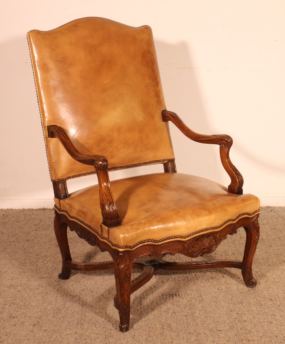 Regency Period Armchair In Walnut - 18th Century