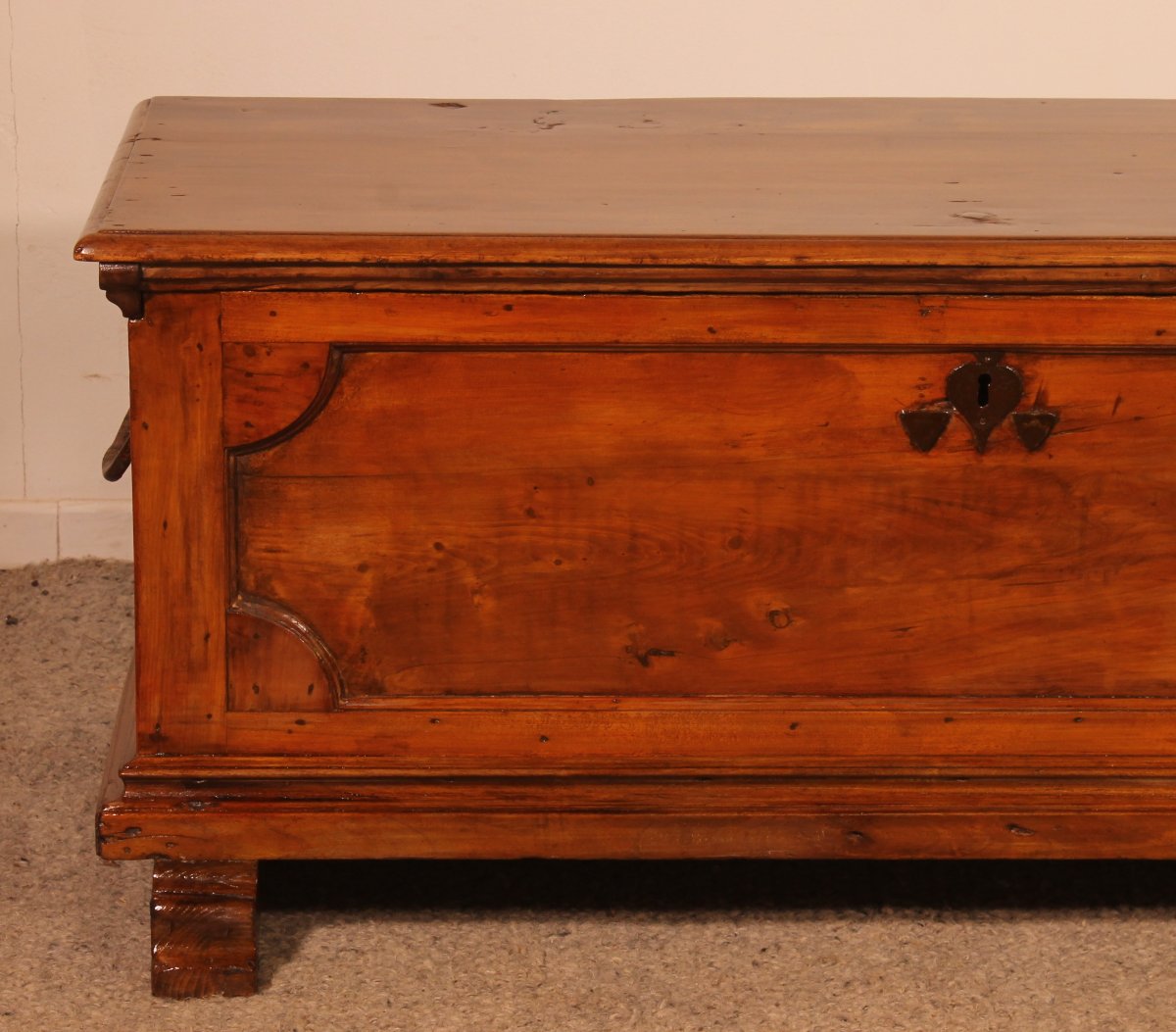 Small Italian Cherrywood Chest - 17th Century-photo-3