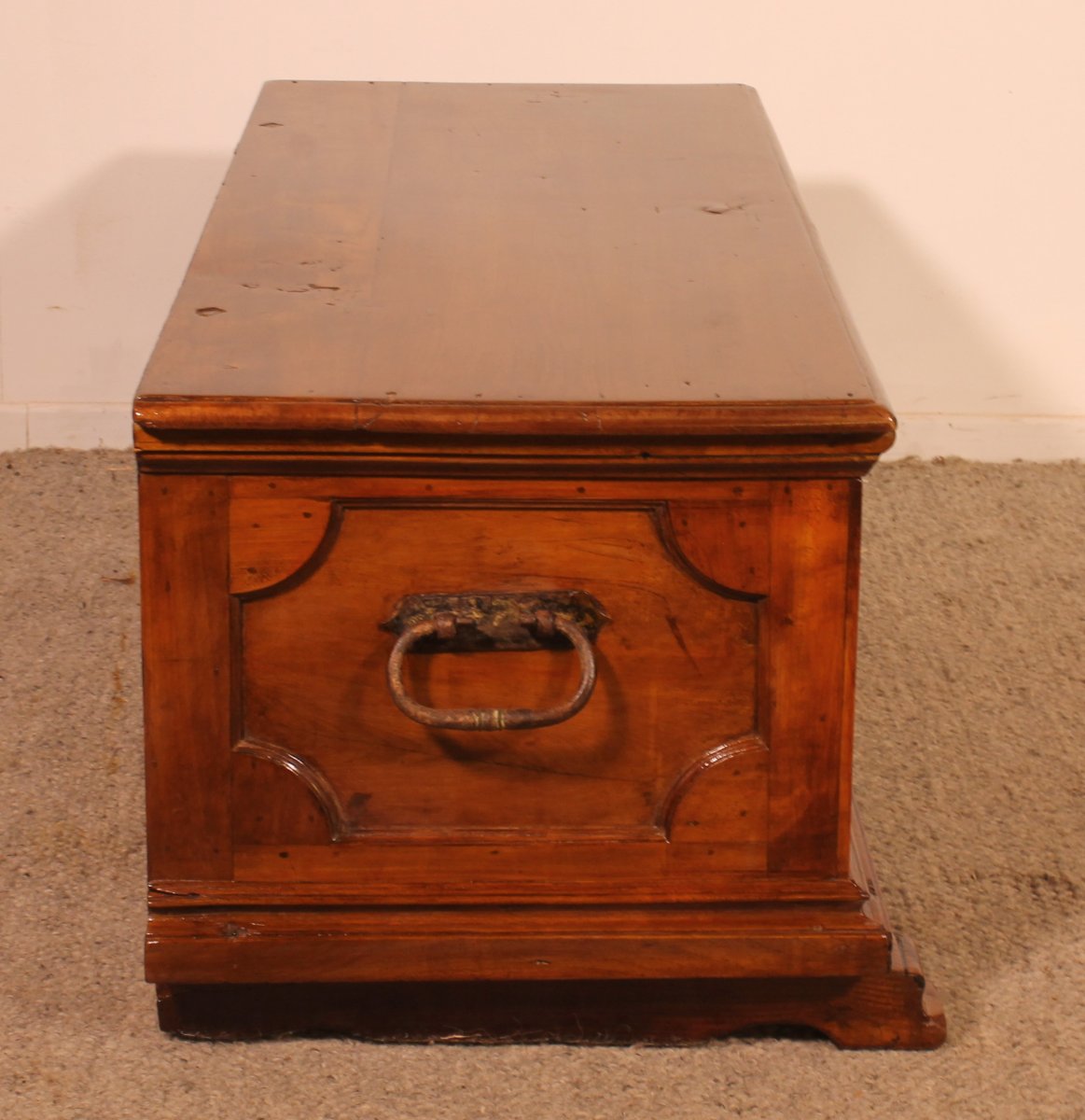 Small Italian Cherrywood Chest - 17th Century-photo-1