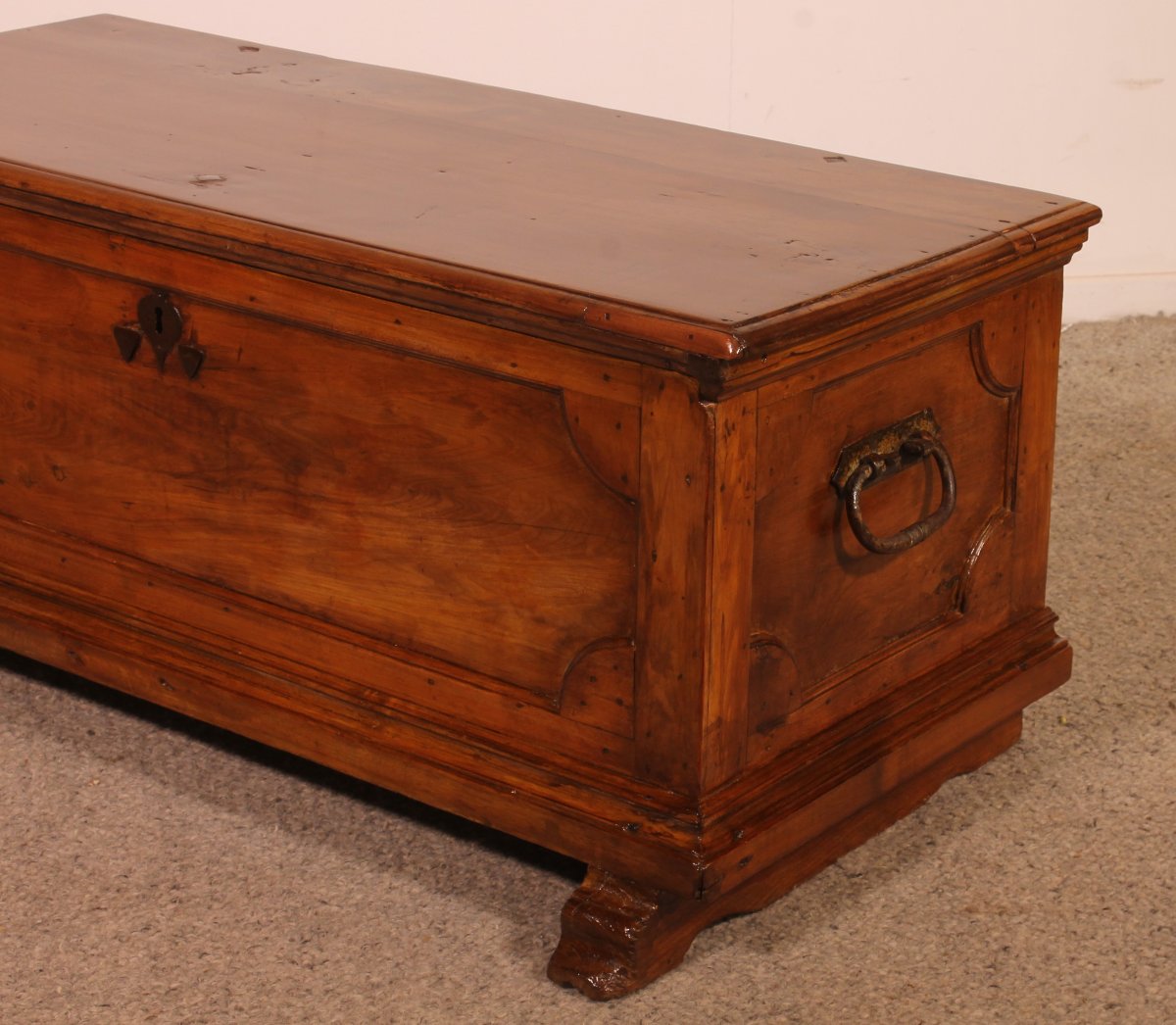 Small Italian Cherrywood Chest - 17th Century-photo-4