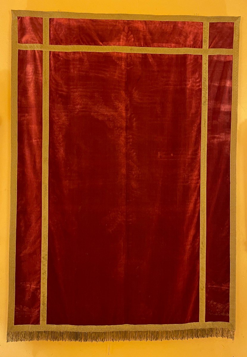 Back Of Altar-italy-19 ° Century-red Silk Velvet