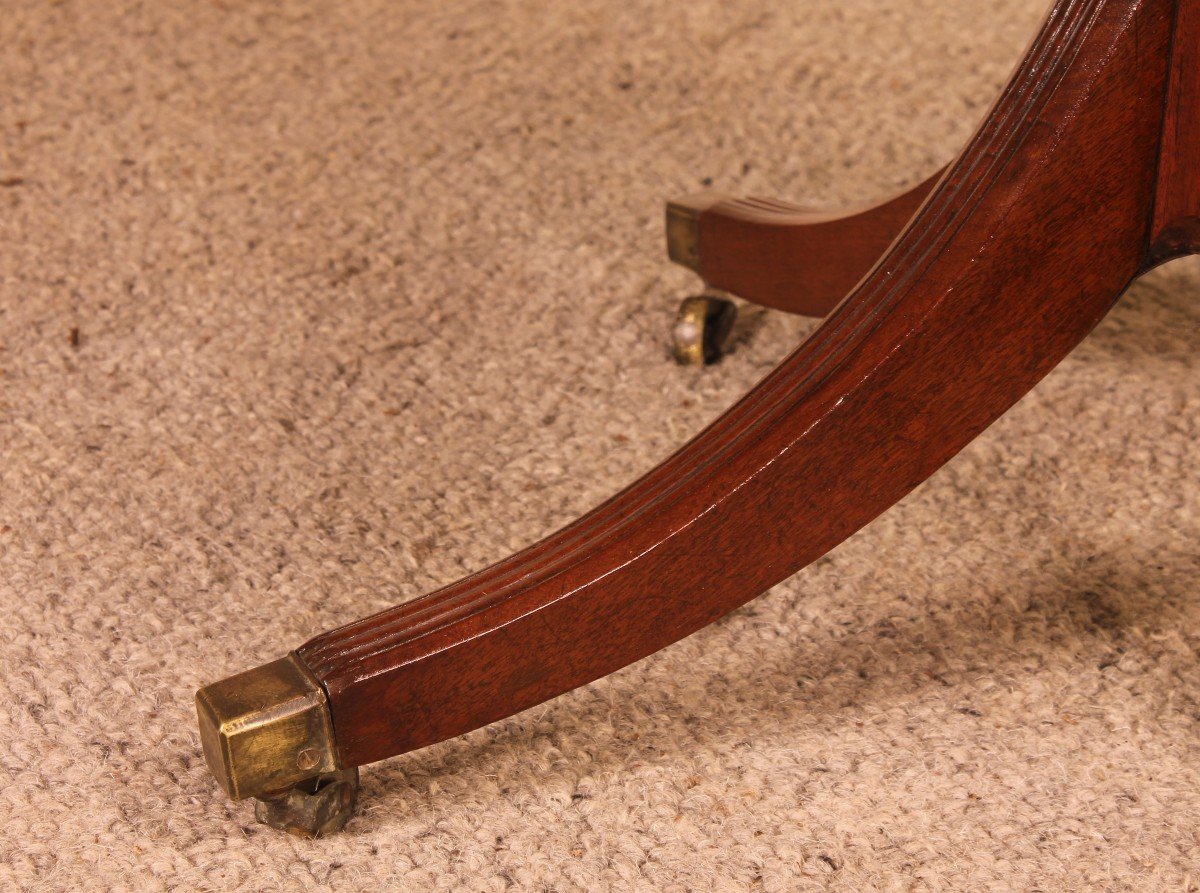 Small Pembroke Table From The Beginning Of The 19th Century In Mahogany-photo-8