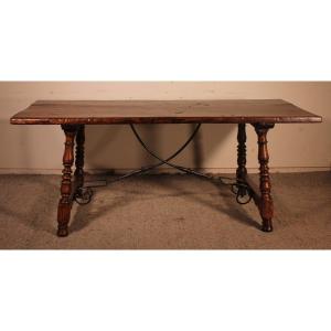 17th Century Spanish Table In Oak And Chestnut