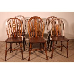 Set Of 6 19th Century Windsor Wheelback Chairs