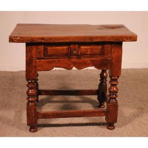 Spanish Tocinera Table In Walnut From The 17th Century