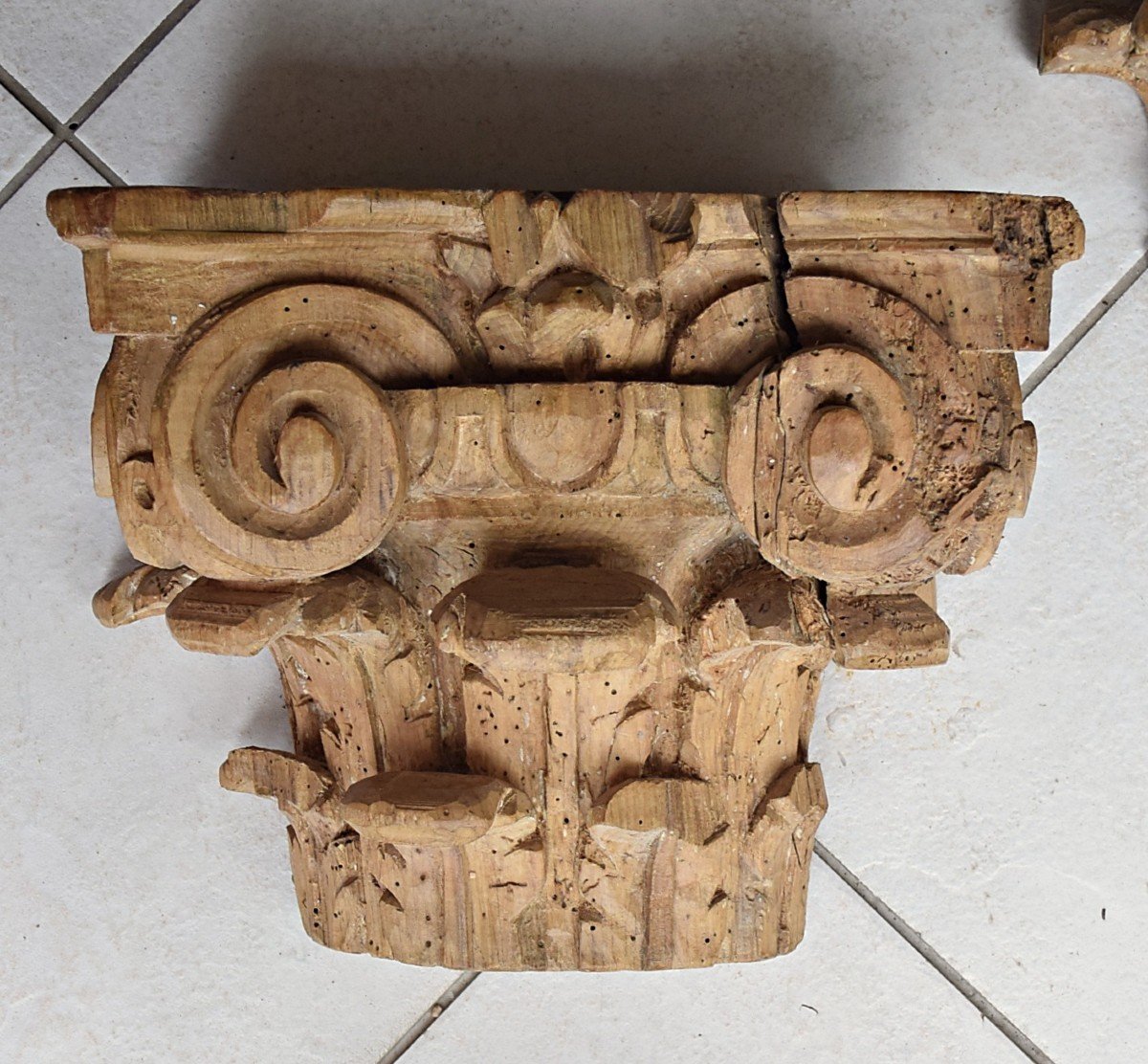 Pair Of Corinthian Capitals Forming Eighteenth Wall Consoles-photo-2