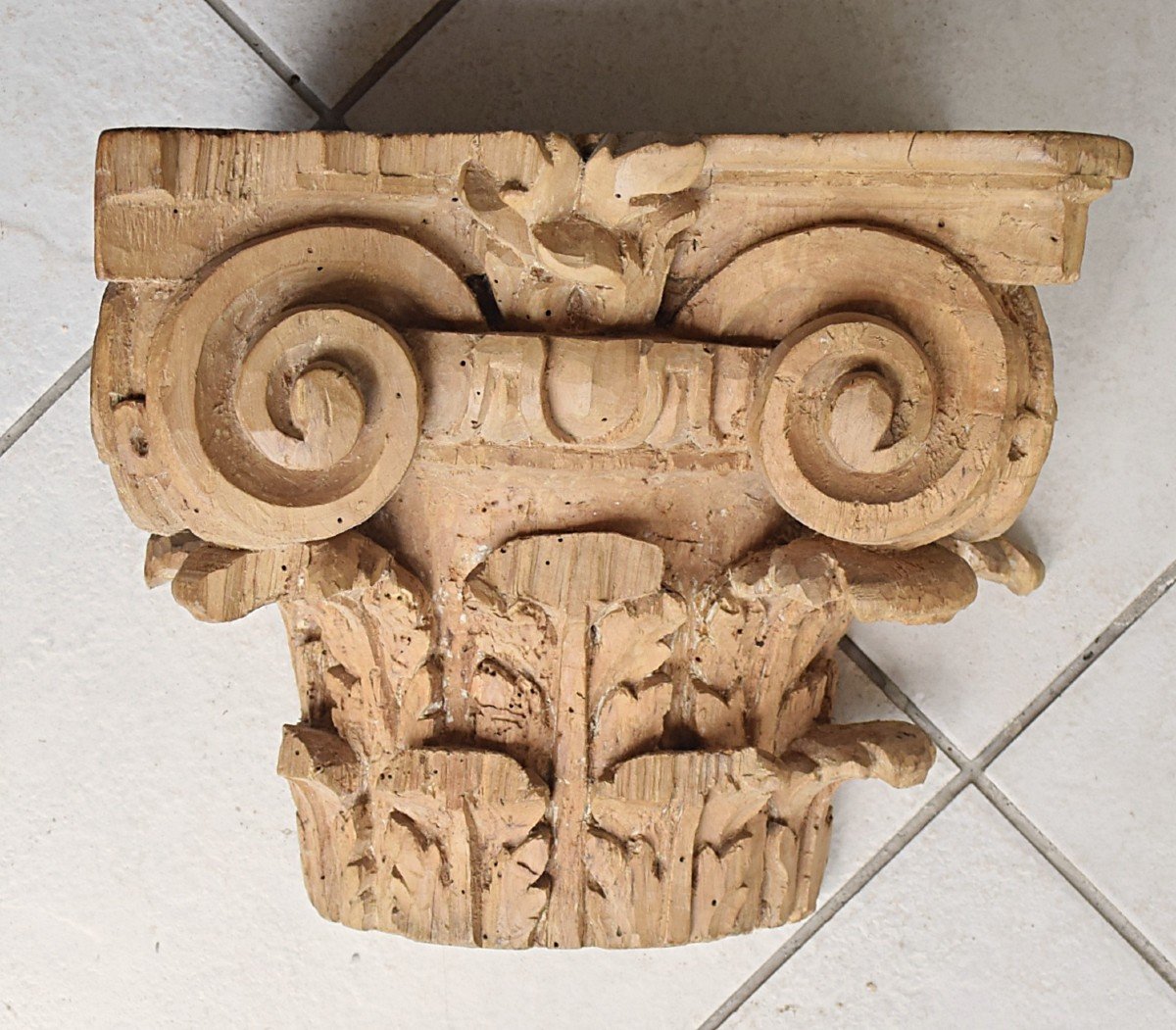 Pair Of Corinthian Capitals Forming Eighteenth Wall Consoles-photo-3