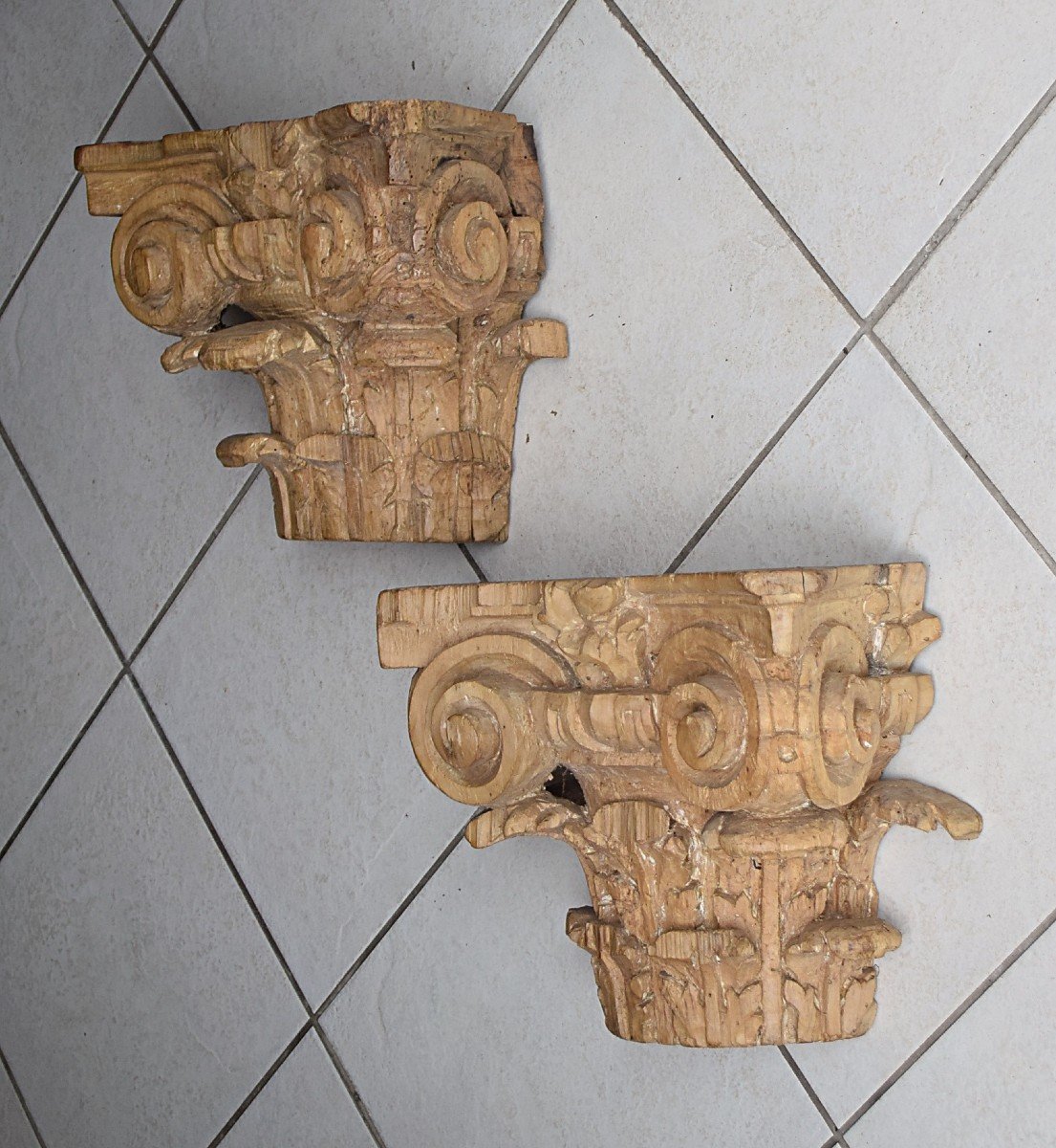 Pair Of Corinthian Capitals Forming Eighteenth Wall Consoles-photo-4