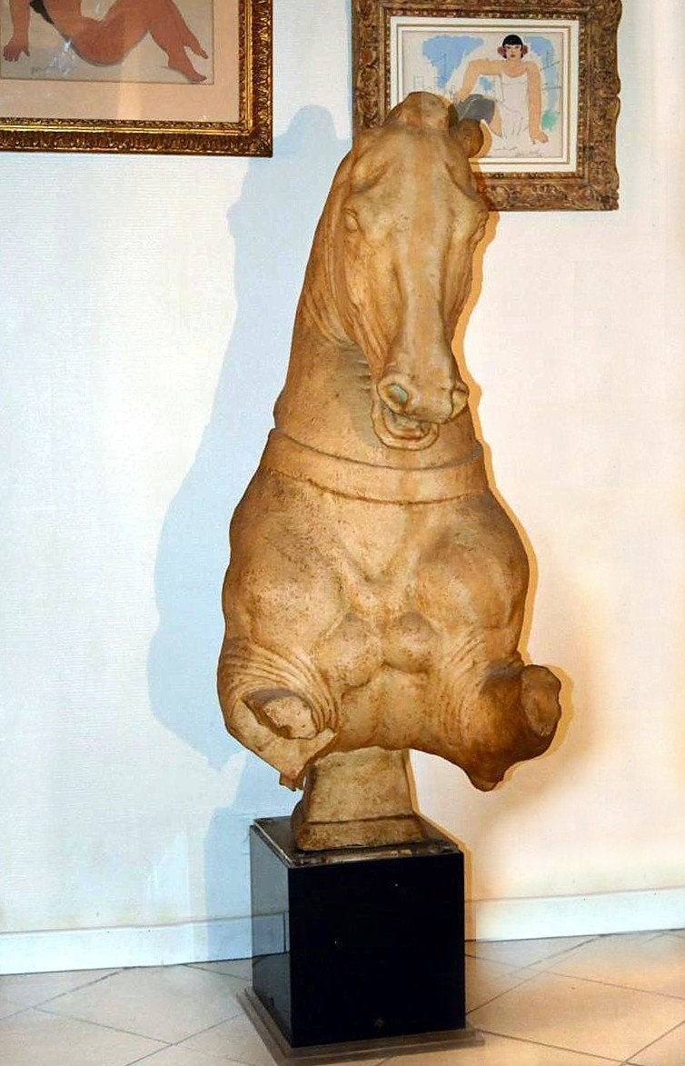 Great Horse Sculpture In Twentieth Resin-photo-2