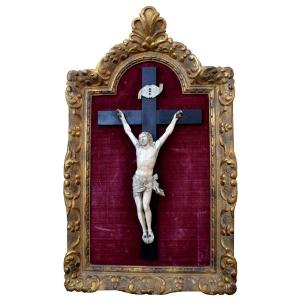 Crucifix d'alcôve Christ en ivoire Bouche ouverte XVIIIème