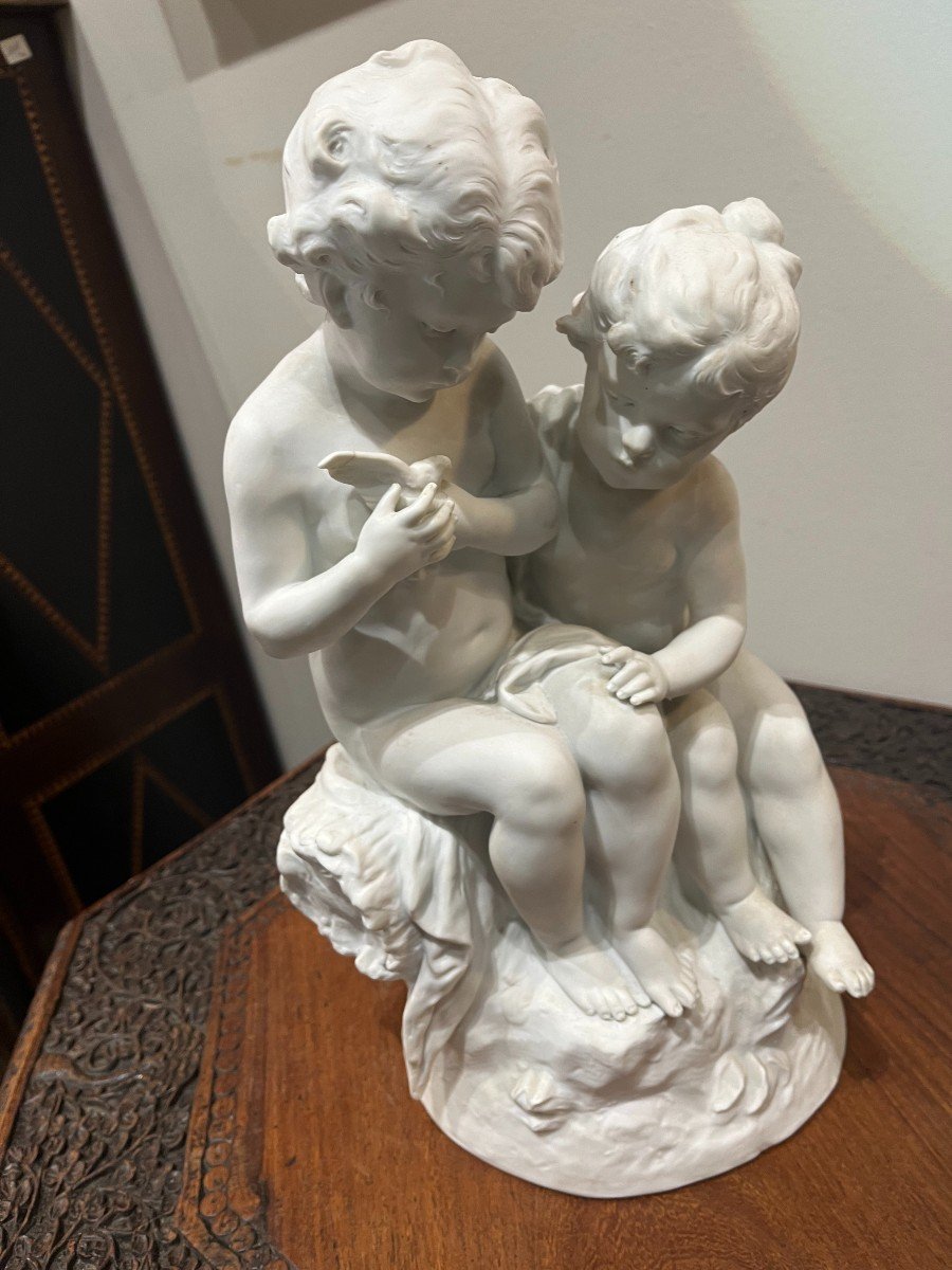 Biscuit Hippolyte Moreau "Putti à La Colombe"