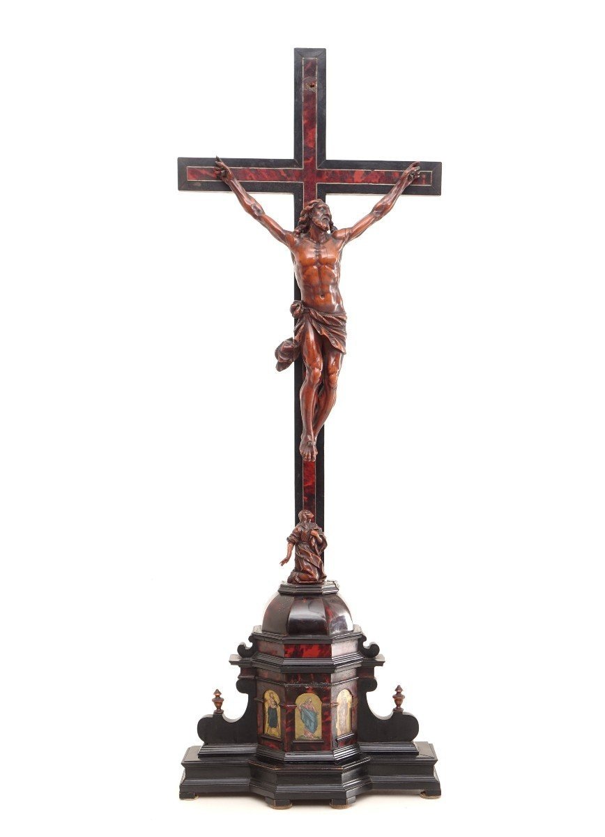 Crucifix In Boxwood And Tortoise Shell-photo-2