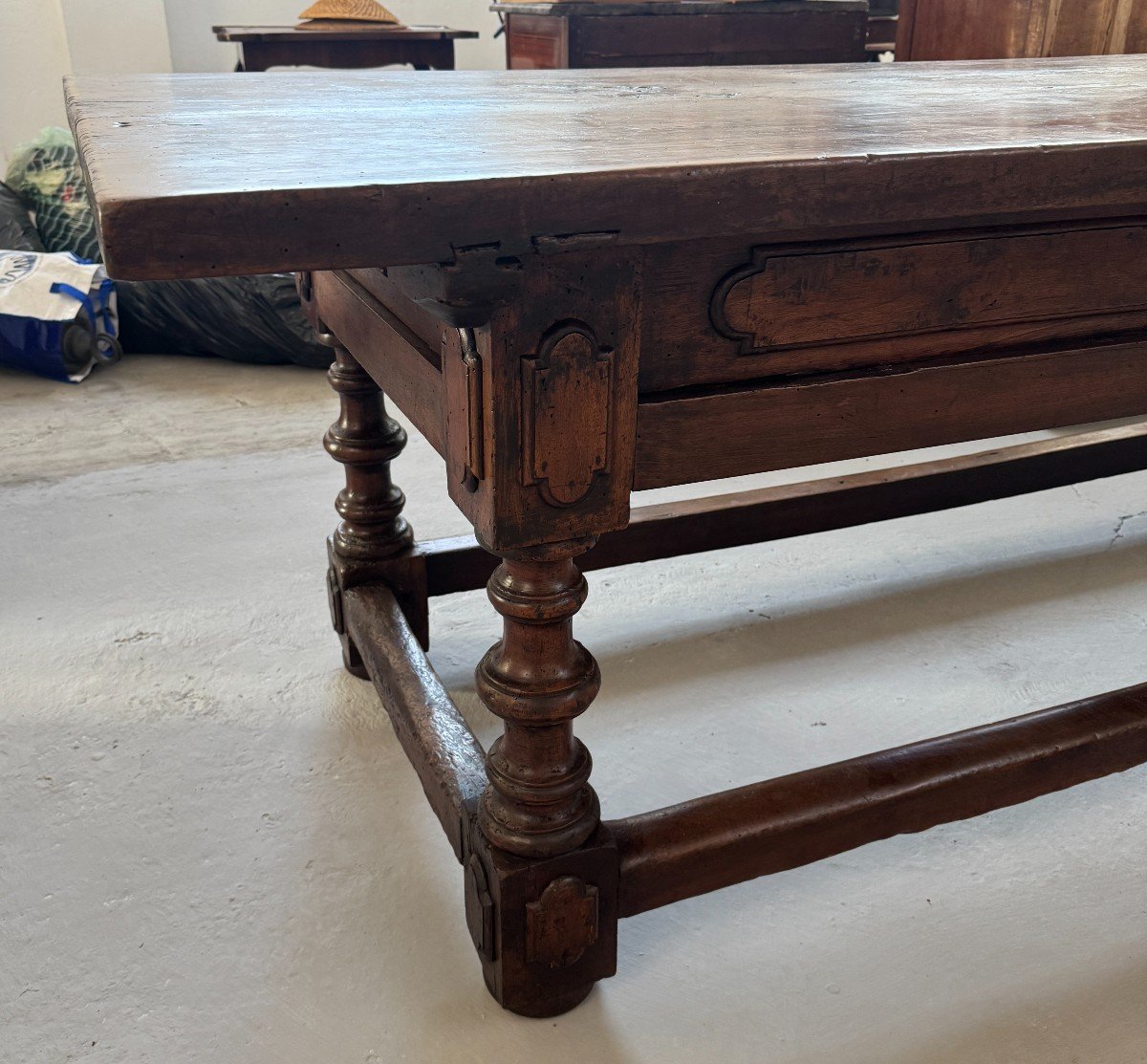 Important And Rare Large Walnut Table-photo-3