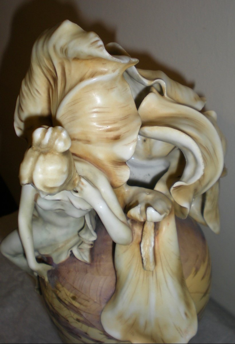 Iris - Amphora Art Nouveau Vase/sculpture-photo-1