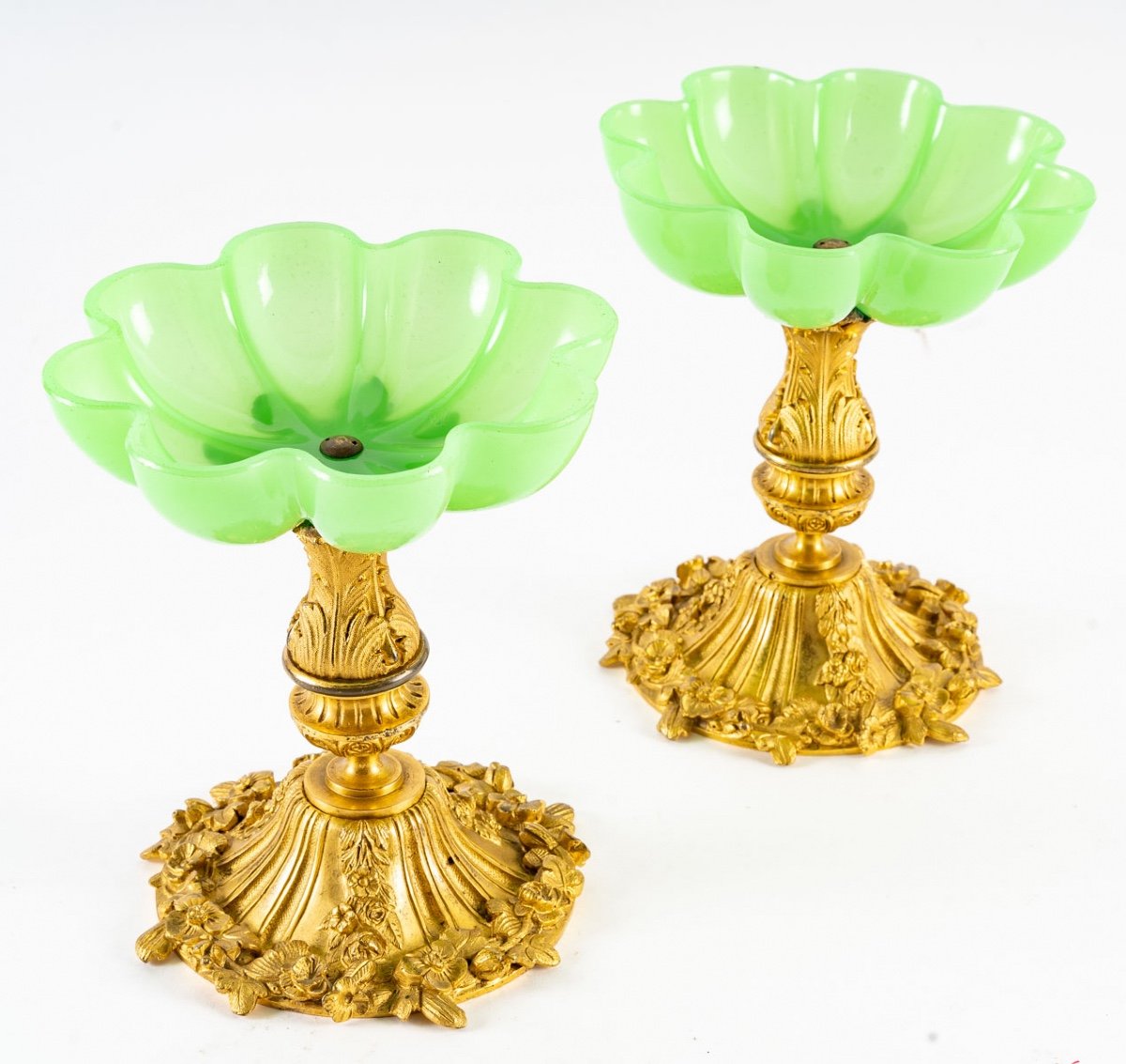 A Pair Of Charles Dix Green Opaline Cups-photo-2