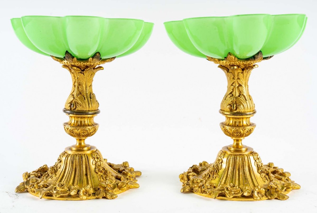 A Pair Of Charles Dix Green Opaline Cups-photo-3