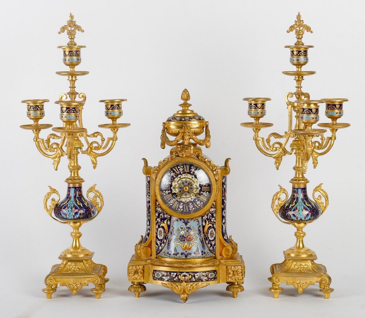 Une Garniture En Bronze Doré Et émail Cloisonné Fin XIXème Siècle 