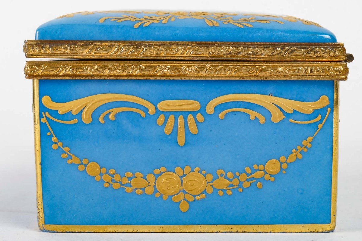 A Sèvres Style Porcelain Box Late 19th Century-photo-2