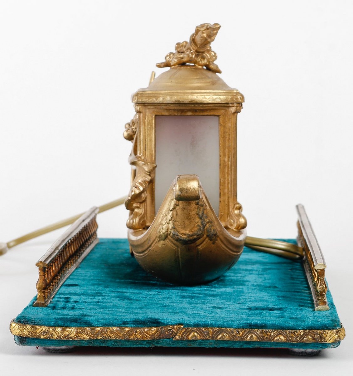 A Romantic Art Nouveau Biscuit And Gold Metal Lamp -photo-4